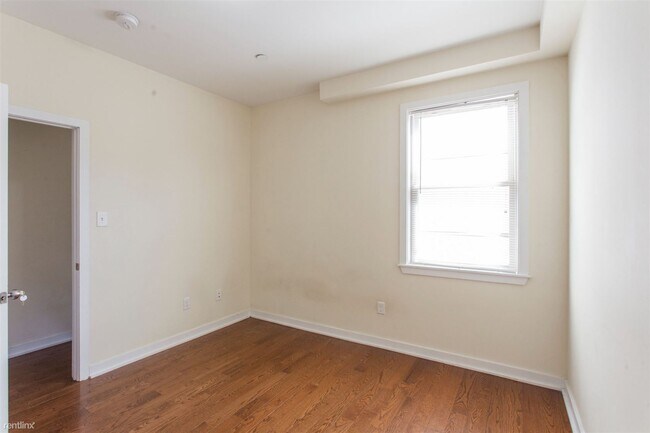 Foto del edificio - 6 br, 2 bath Duplex - 1802 WILLINGTON ST U...