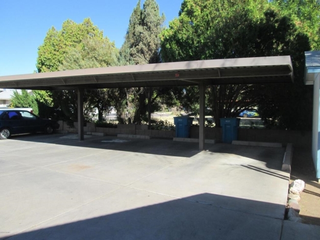 Building Photo - 2545 W Morten Ave
