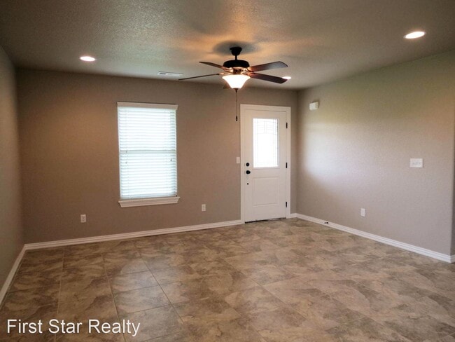 Building Photo - 3 br, 2 bath House - 1630 Gallant Fox Lane