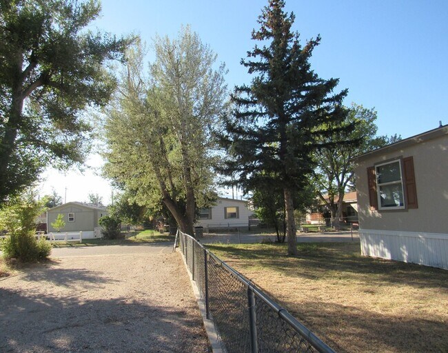Foto del edificio - 4894 Eisenhower St