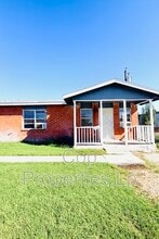 Building Photo - 1314 Laven Dr