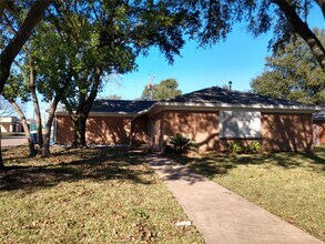 Building Photo - 2830 7th Ave N
