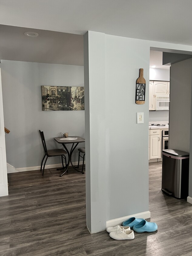 Kitchen Dining Area - 30 Wakefield Pl