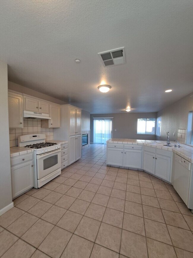 Foto del edificio - Move-In Special: First Month Free—Don’t Mi...