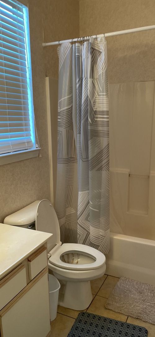 Foto del edificio - Special! First month free! Updated 2 bedroom/2 bath condo in River Oaks