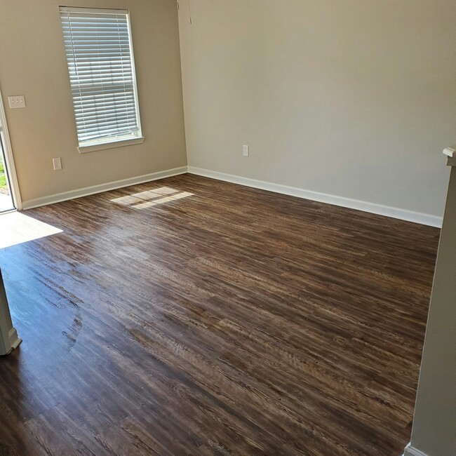 Foto del edificio - 340 Small Avenue Northwest, Unit A