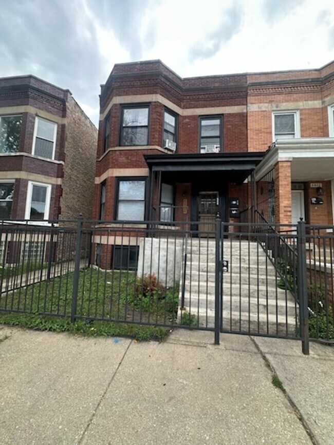 Building Photo - 6804 S Champlain Ave
