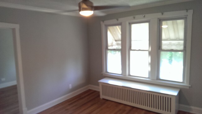 Foto del edificio - 2251 W Montrose Ave
