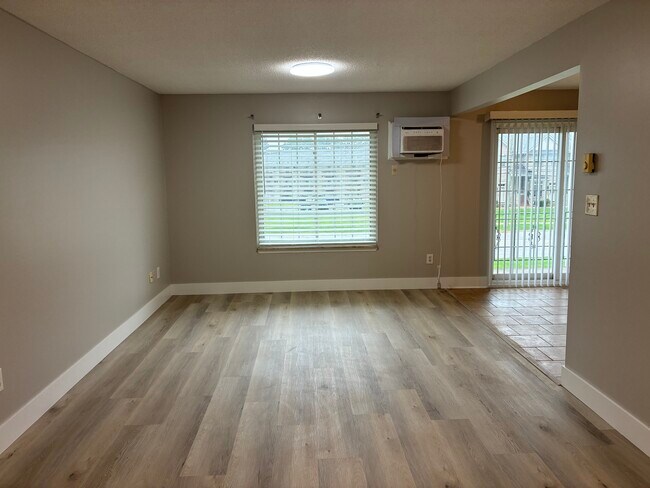 Foto del edificio - 8214 24 Mile Rd