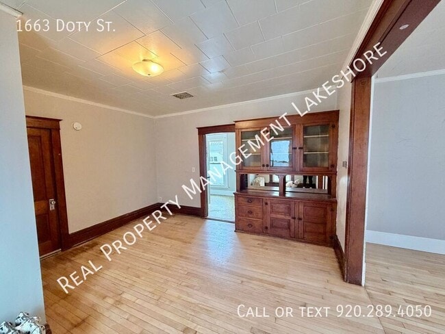 Building Photo - 1663 Doty St