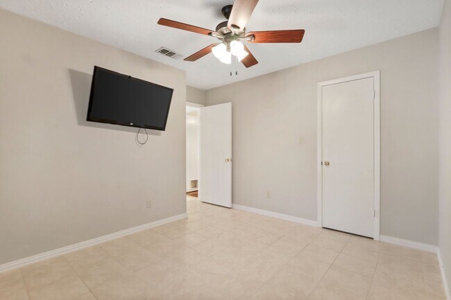 Foto del edificio - 13622 Wimbledon Oaks Dr