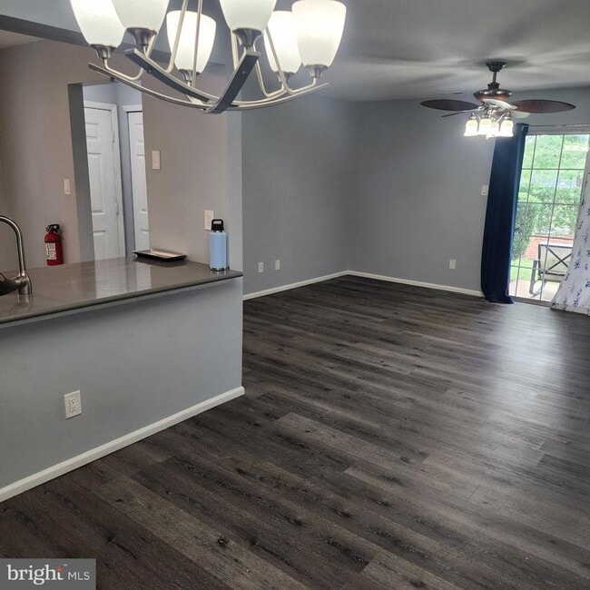 Building Photo - 703A Sedgefield Dr