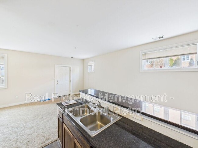 Building Photo - 215 N 18th St