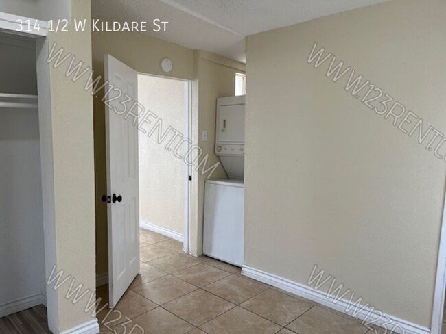 Foto del edificio - 1BD/ 1BATH WEST LANCASTER APT. UTILITIES I...