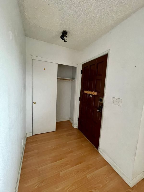 Foto del edificio - 107 S Muscatel Ave