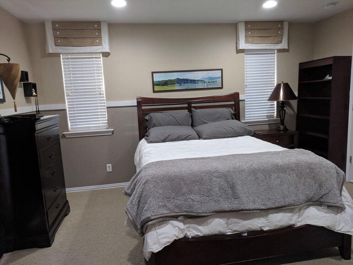 Fully furnished mother-in-law unit for medical and airport workers. - 9355 Longs Peak Drive