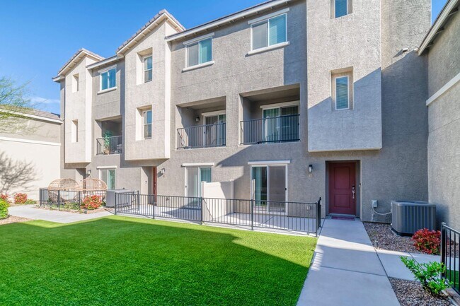 Building Photo - MOVE TO THIS BEAUTIFUL 3-BEDROOM TOWNHOUSE!