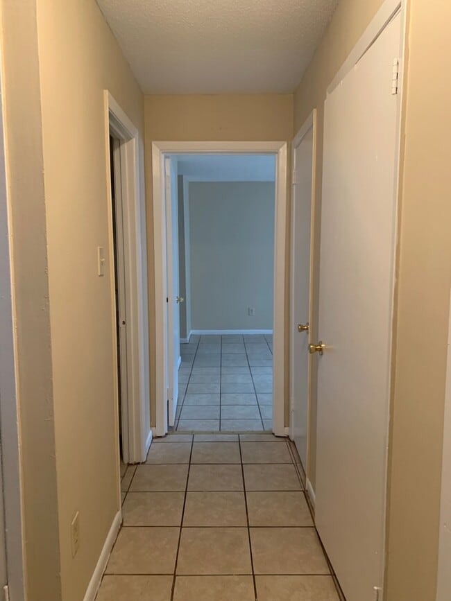 Building Photo - Two Bedroom Two Bath in the Shelby Meadows...