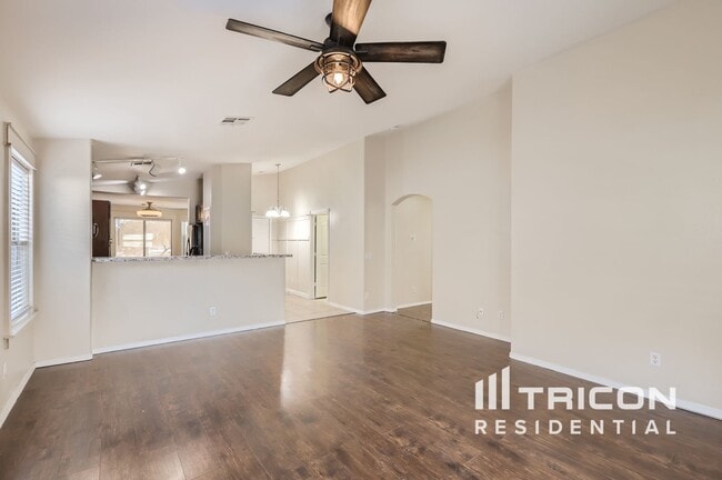 Building Photo - 9128 N 184th Ln