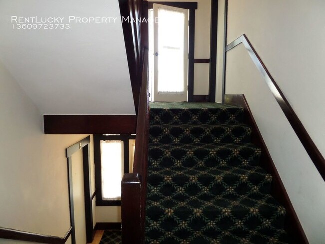 Foto del edificio - 1006 E Prospect St