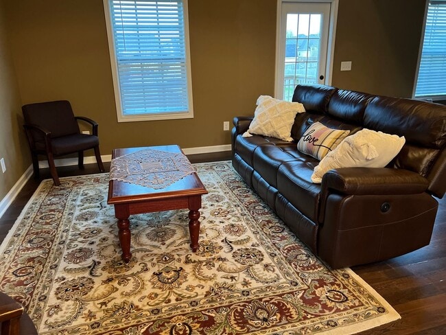 Building Photo - Charming 4BR House in Clarksville