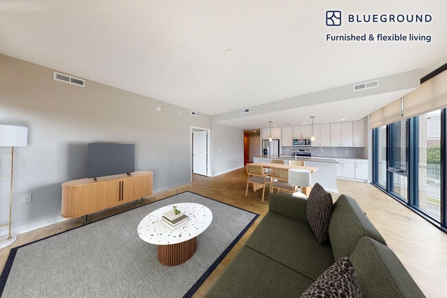 Building Photo - 555 S President St