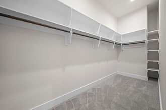 Building Photo - 4525 Davenport St