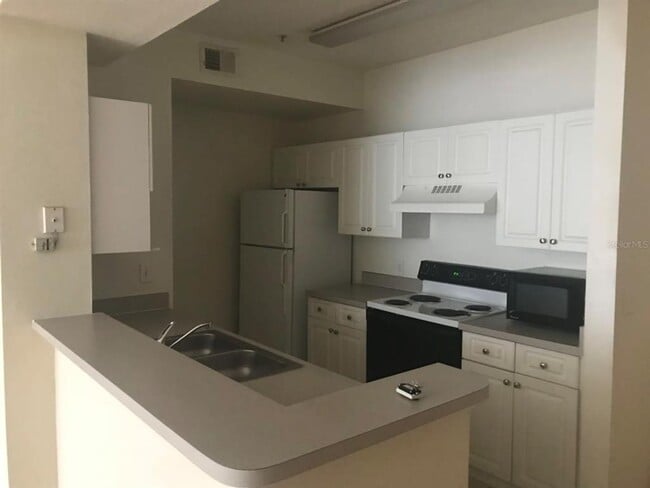 Building Photo - 17104 Carrington Park Dr