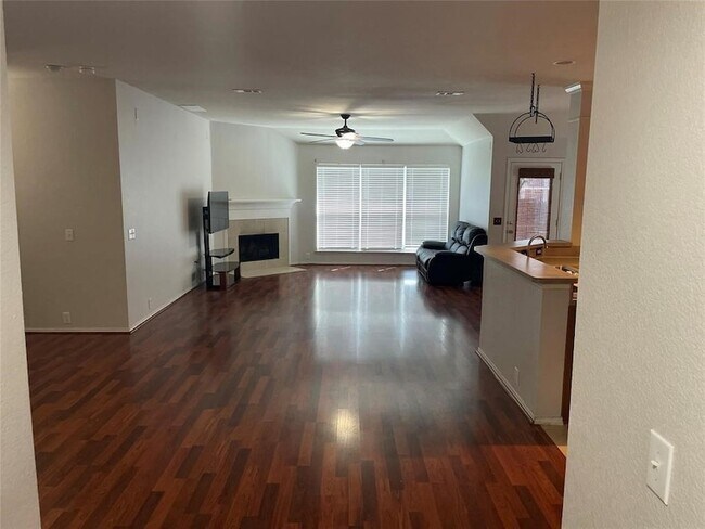 Foto del edificio - 4624 Matthew Dr