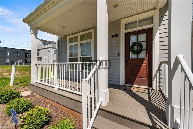 Foto del edificio - 12203 Ashbury Ave