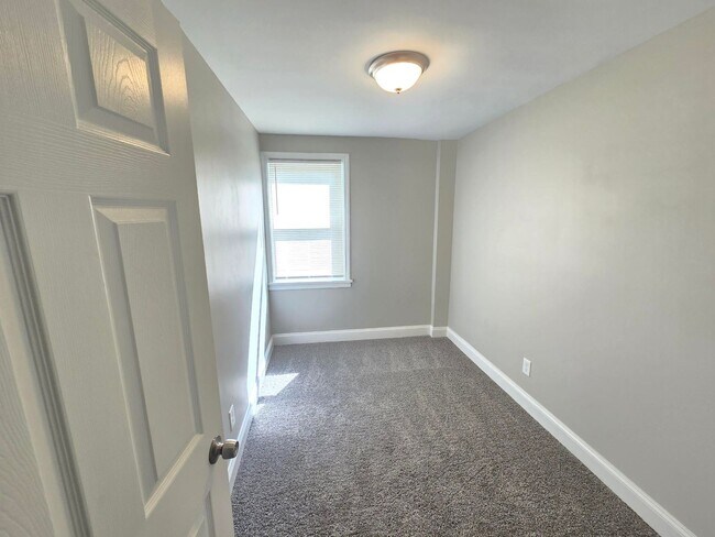 Foto del edificio - 3908 Erdman Ave