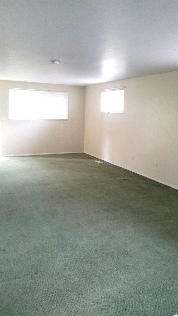 Building Photo - Spacious 3 Bed Duplex
