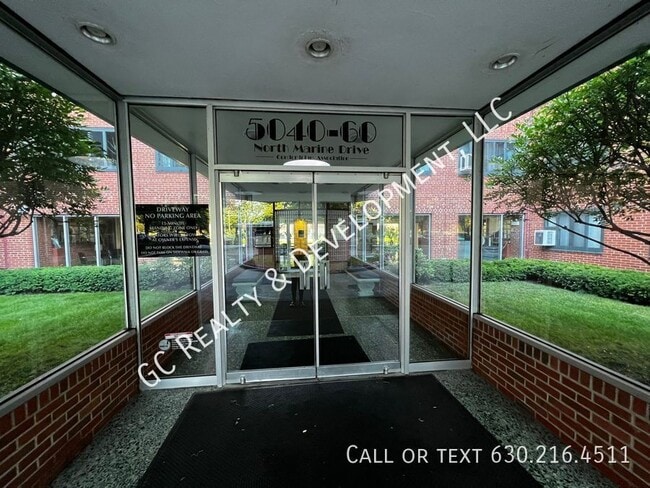 Building Photo - 5048 N Marine Dr