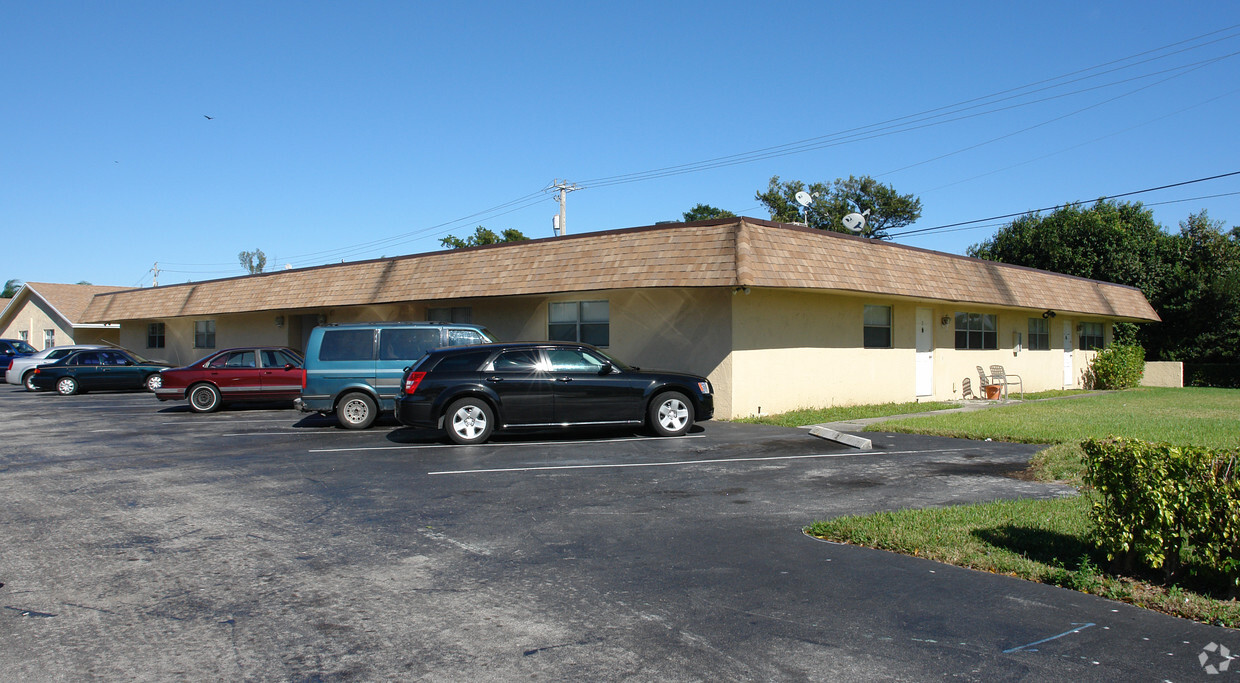 Primary Photo - 401 Banks Rd