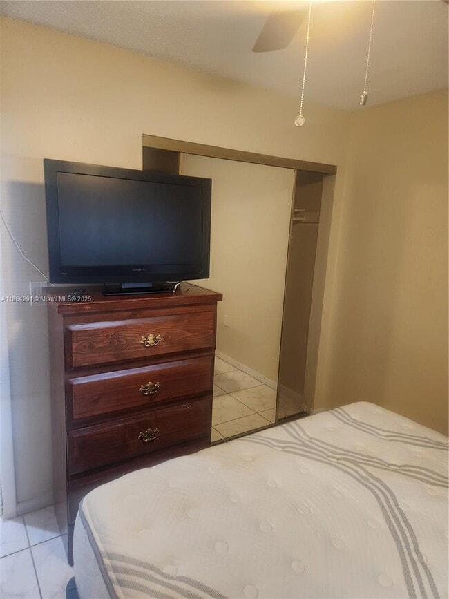 Foto del edificio - 9490 W Heather Ln