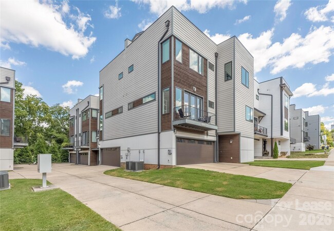 Foto del edificio - 1008 Westbrook Dr