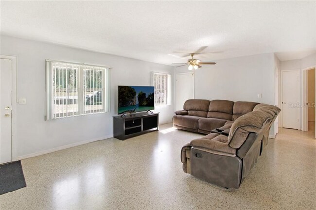 Foto del edificio - 921 E Gulf to Lake Hwy
