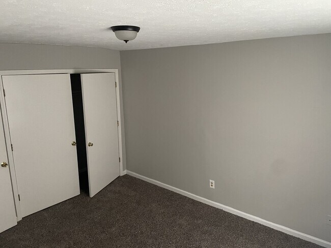 Building Photo - 101 Barnes Ln