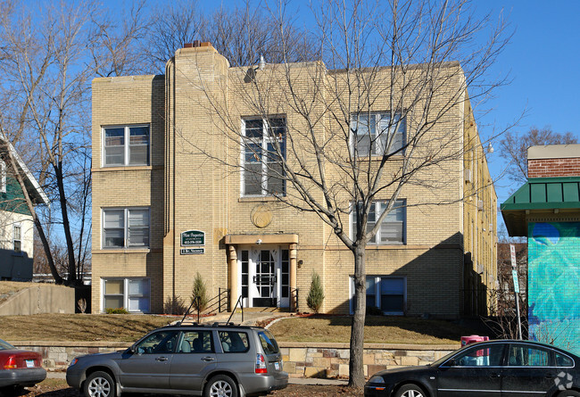 Building Photo - 1947 Grand Ave