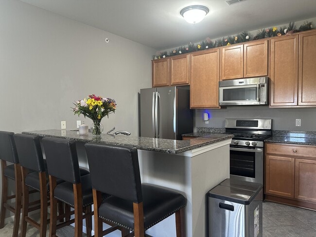 Foto del edificio - 1078 W Summerfield Gln Cir