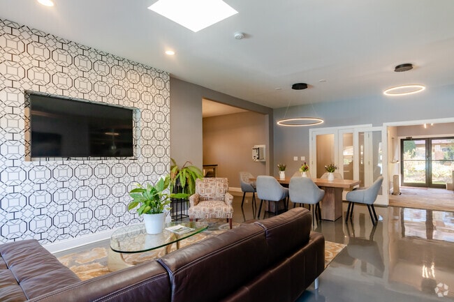 Clubhouse - Forest Glen Apartments