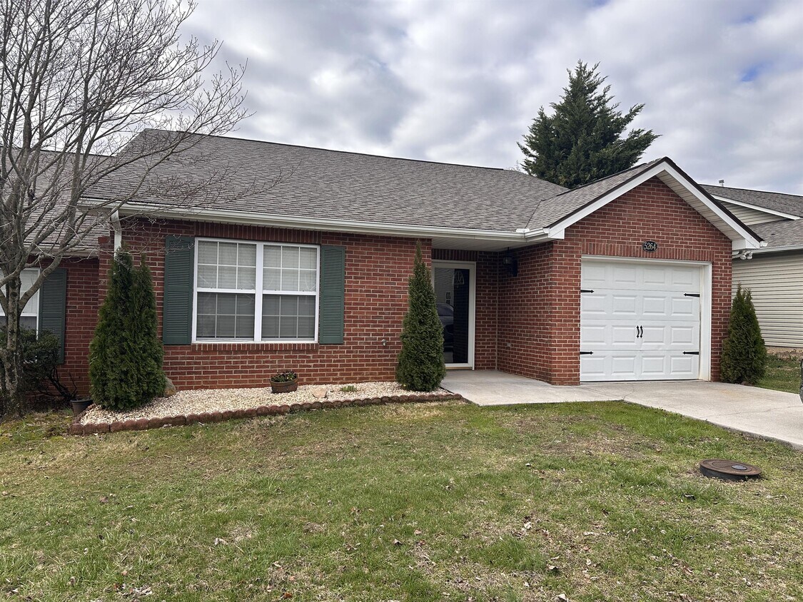 Foto principal - 5264 Blue Star Dr