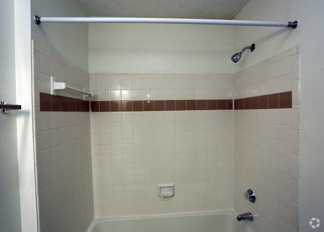 Shower - Riverview Apartments