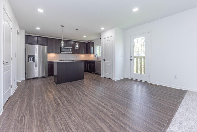 Building Photo - 9268 Hemlock Ln