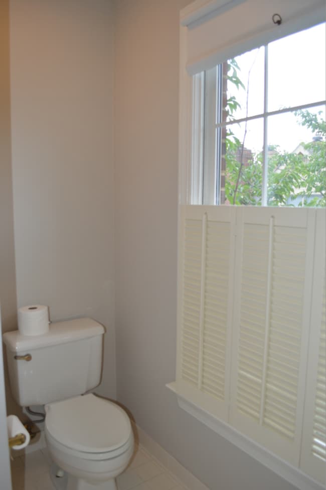 Building Photo - Large Townhouse 3 Bedroom 2 Full Baths and...