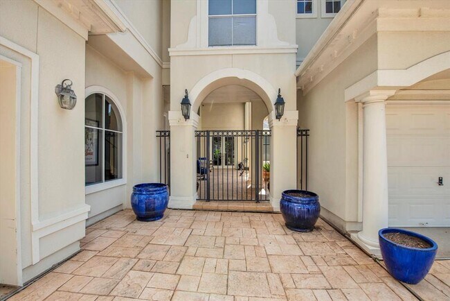 Foto del edificio - 70 Blooming Grove Ln