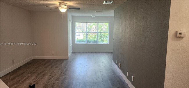 Building Photo - 3440 Pinewalk Dr N