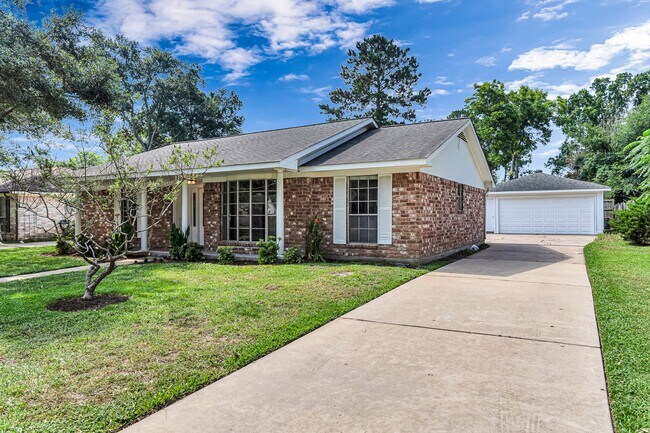 Building Photo - 22223 Hockaday Dr