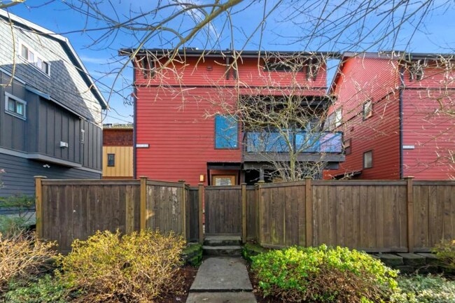 Building Photo - 3 bedroom in Seattle WA 98117