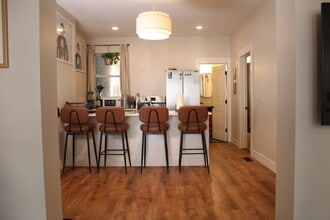 Building Photo - 103 Renwick St